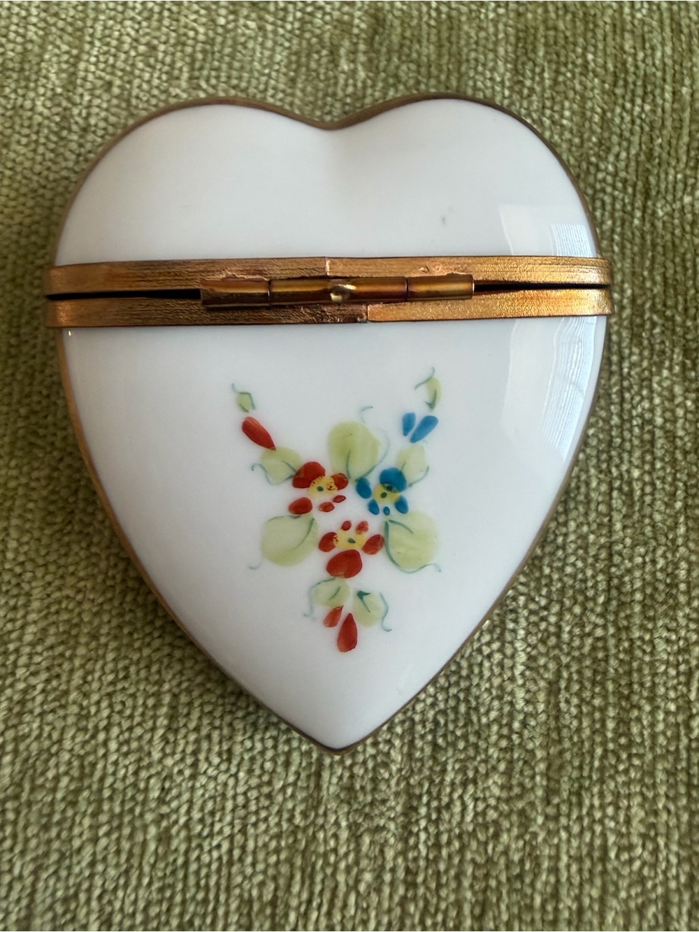 Vintage Heart Valentine Shaped Limoges Box Richard Collection Hand Painted - Picture 2 of 6
